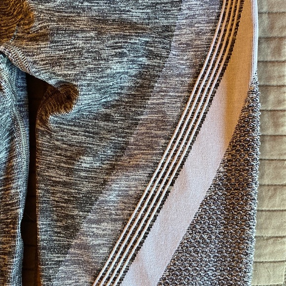 athleta impact 7/8 tight - Picture 5 of 5